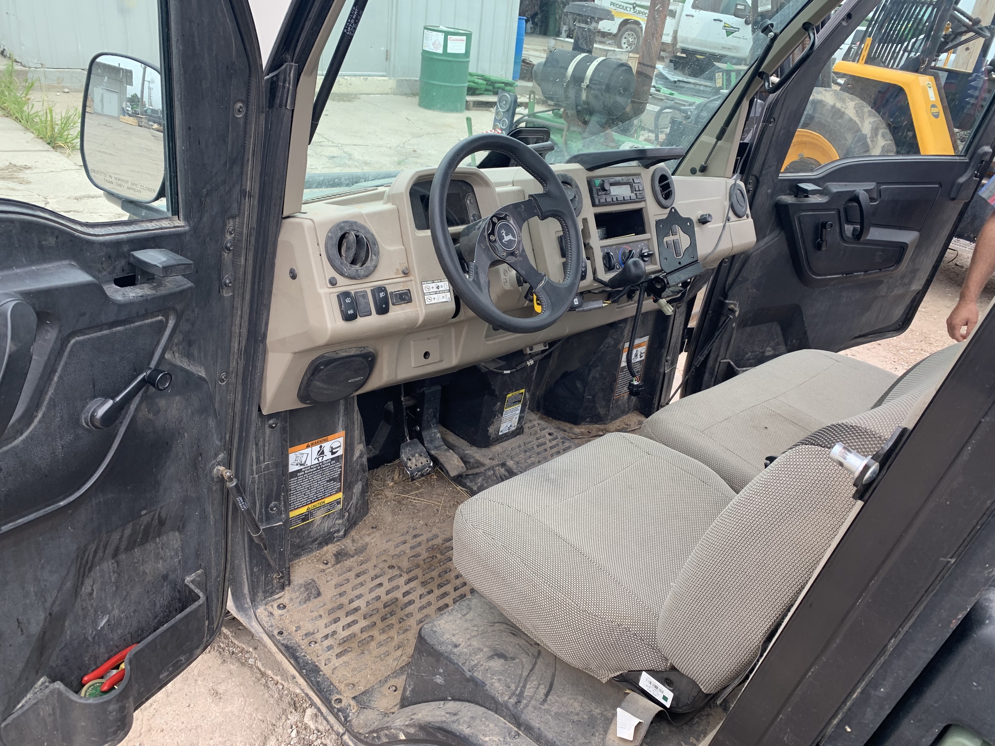  2023 John Deere XUV 835R at LandMark in Holdrege, NE