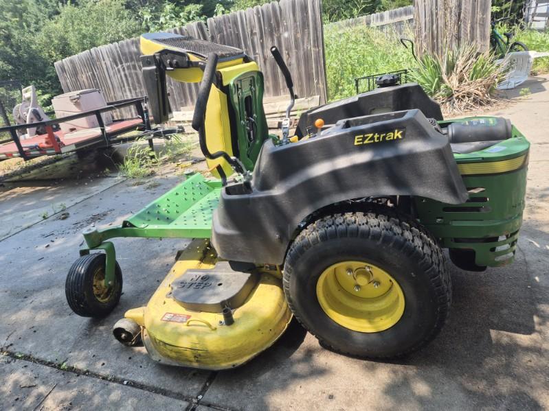  2015 John Deere Z435 at LandMark in Beatrice, NE