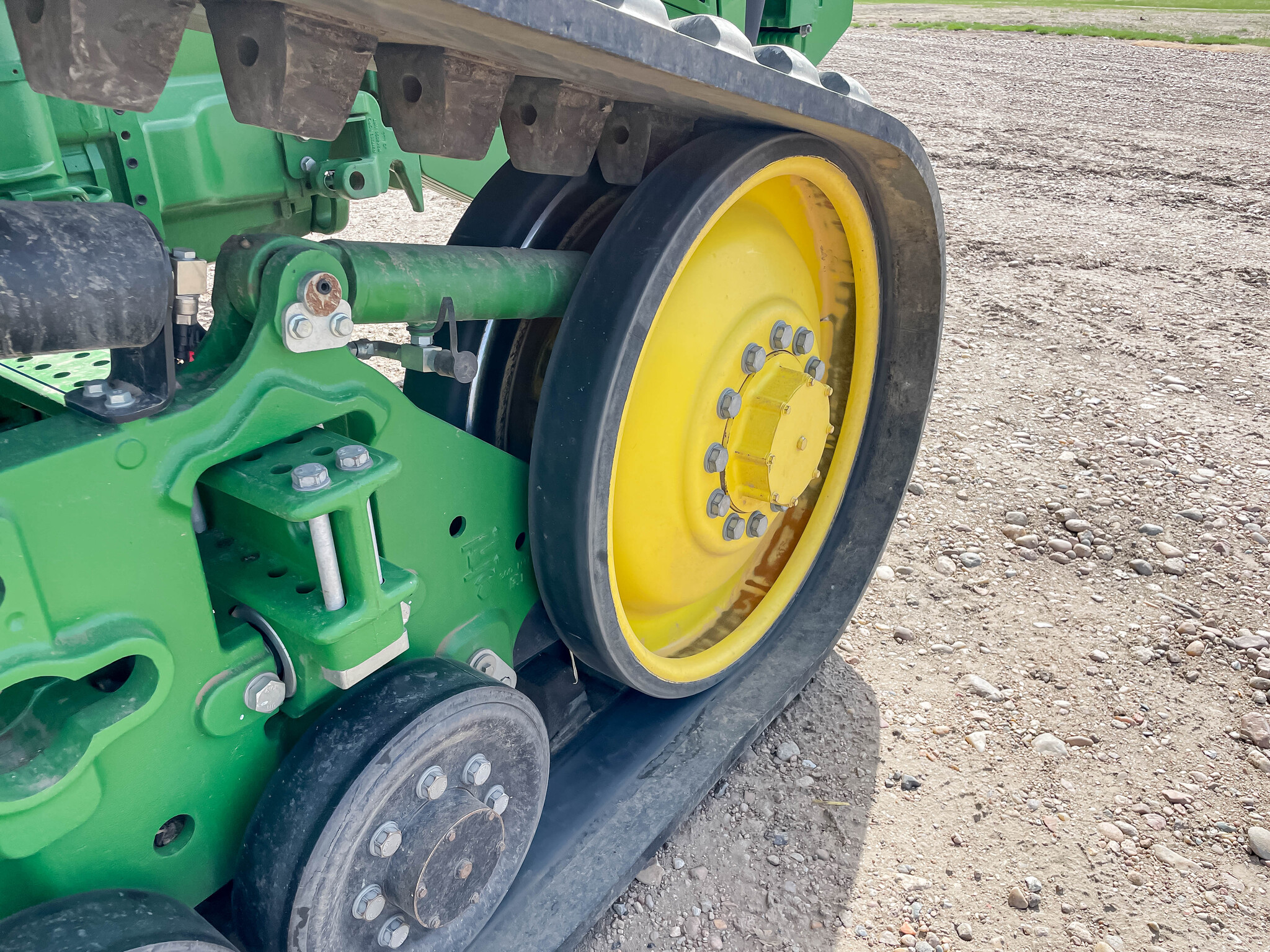 2022 John Deere 8RT 370 at LandMark in Minden, NE