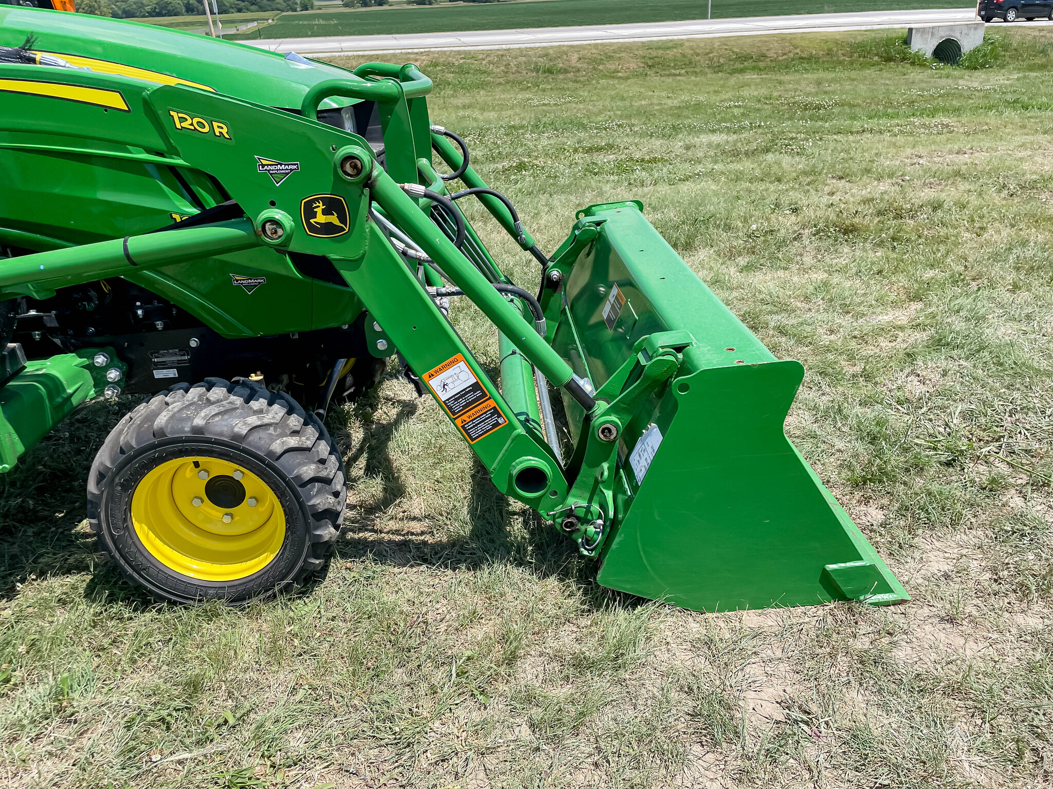  2022 John Deere 1025R at LandMark in Hastings, NE