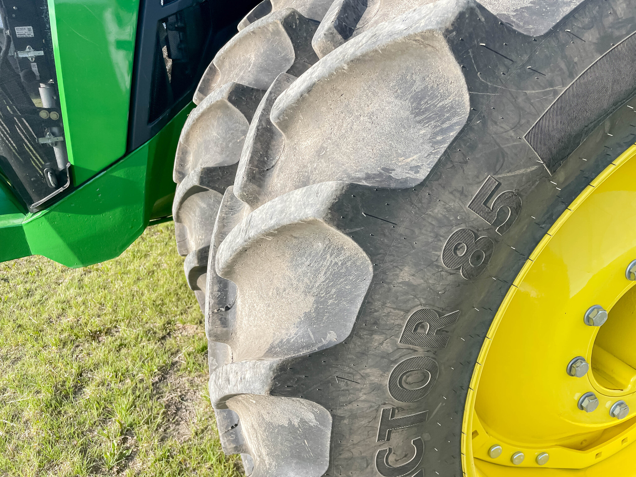  2023 John Deere 8R 370 at LandMark in Hastings, NE