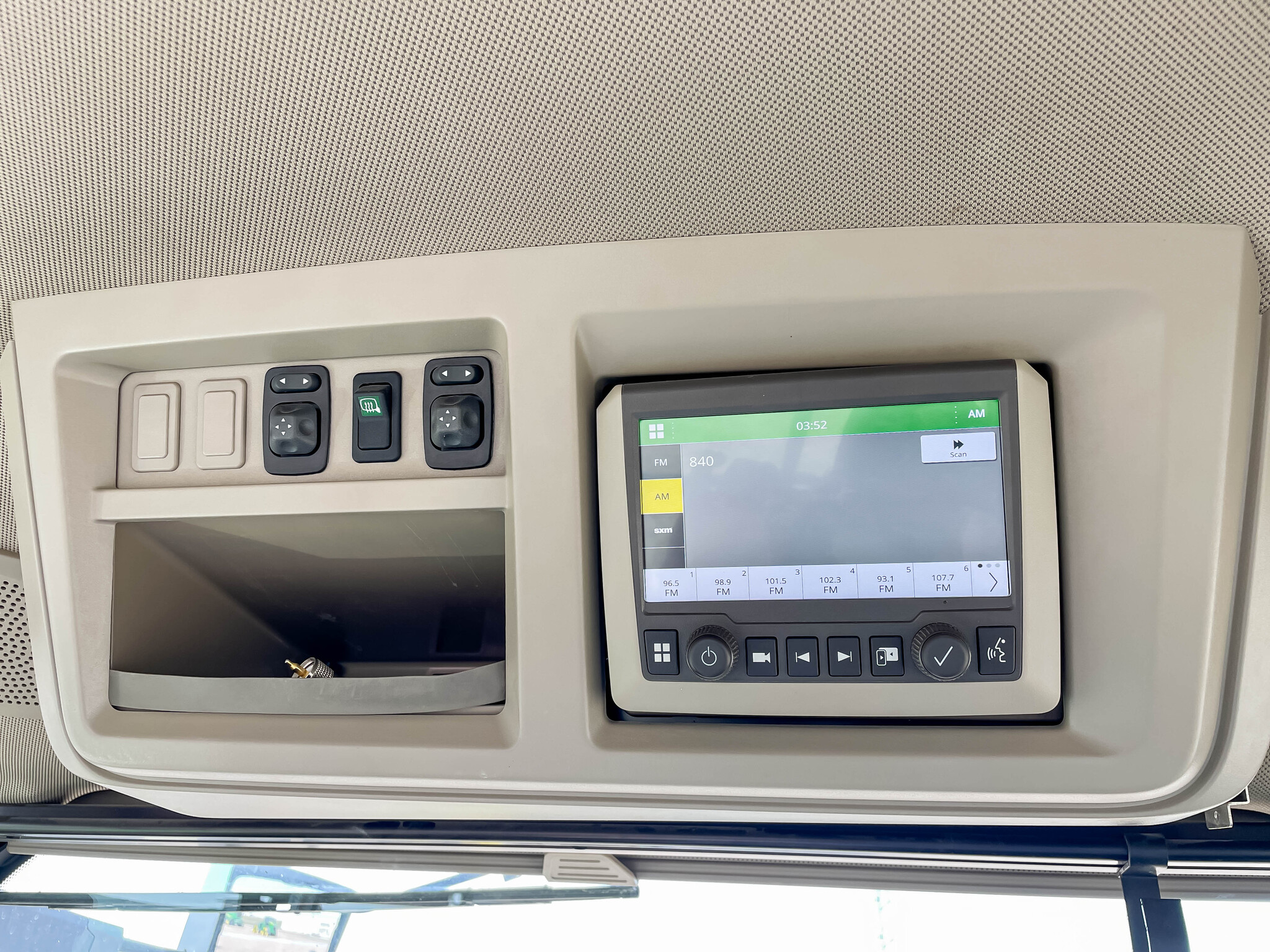  2022 John Deere 8RT 370 at LandMark in Minden, NE