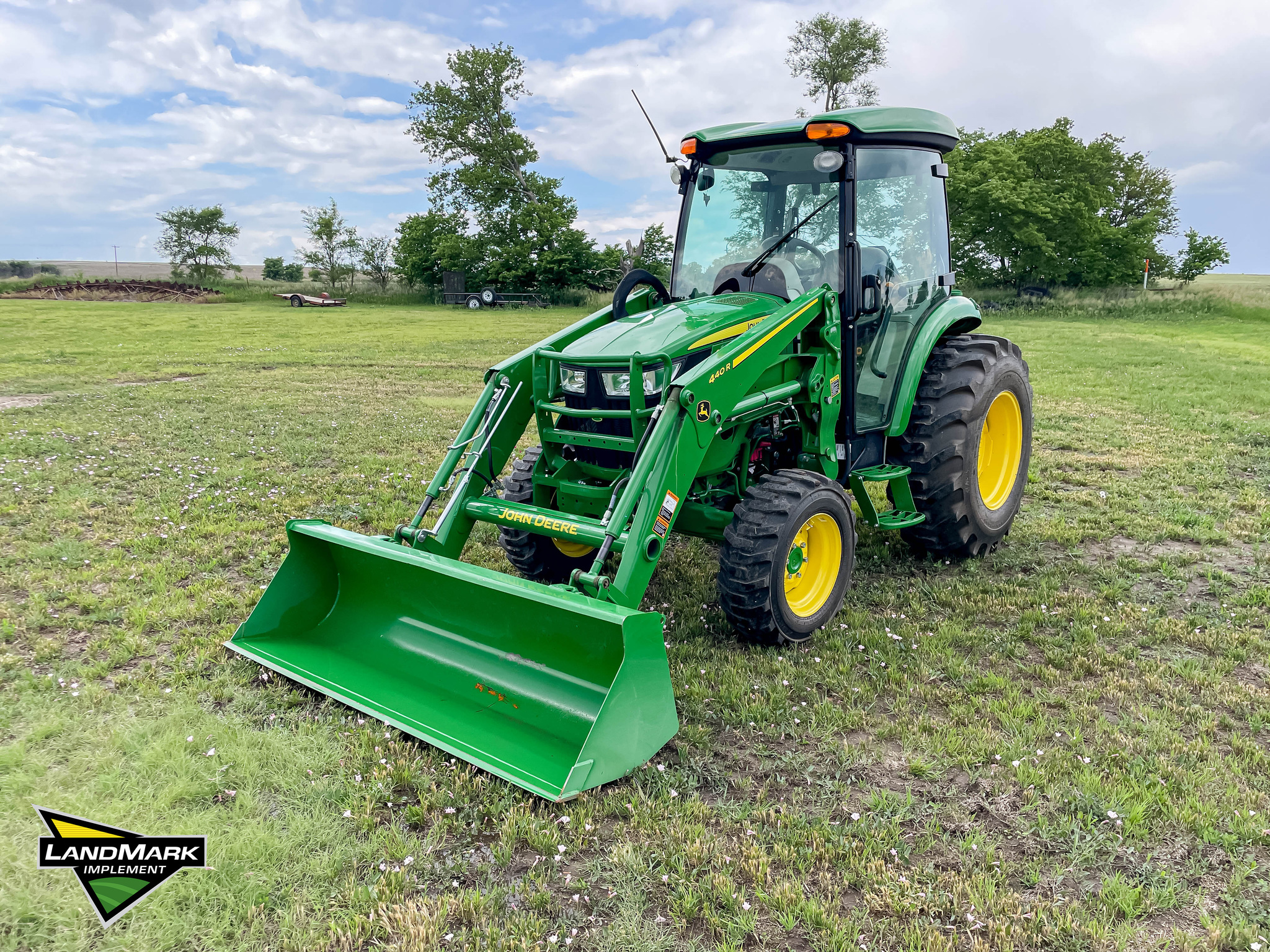  2022 John Deere 4052R at LandMark in Red Cloud, NE