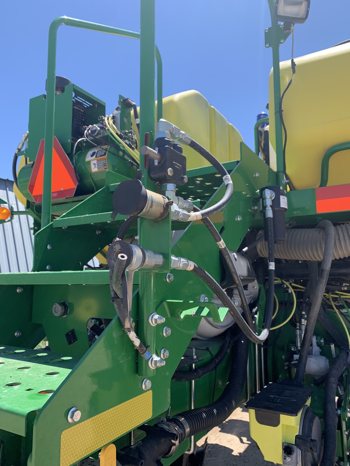  2017 John Deere 1775NT at LandMark in Arapahoe, NE