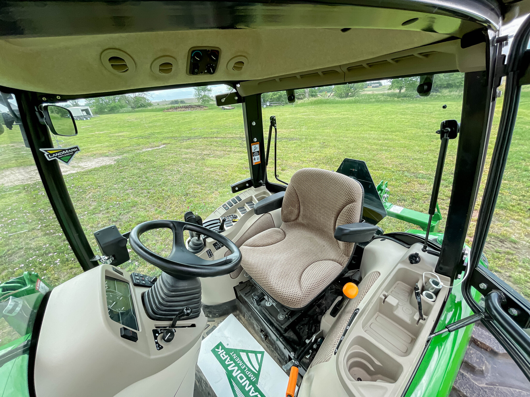  2022 John Deere 4052R at LandMark in Red Cloud, NE