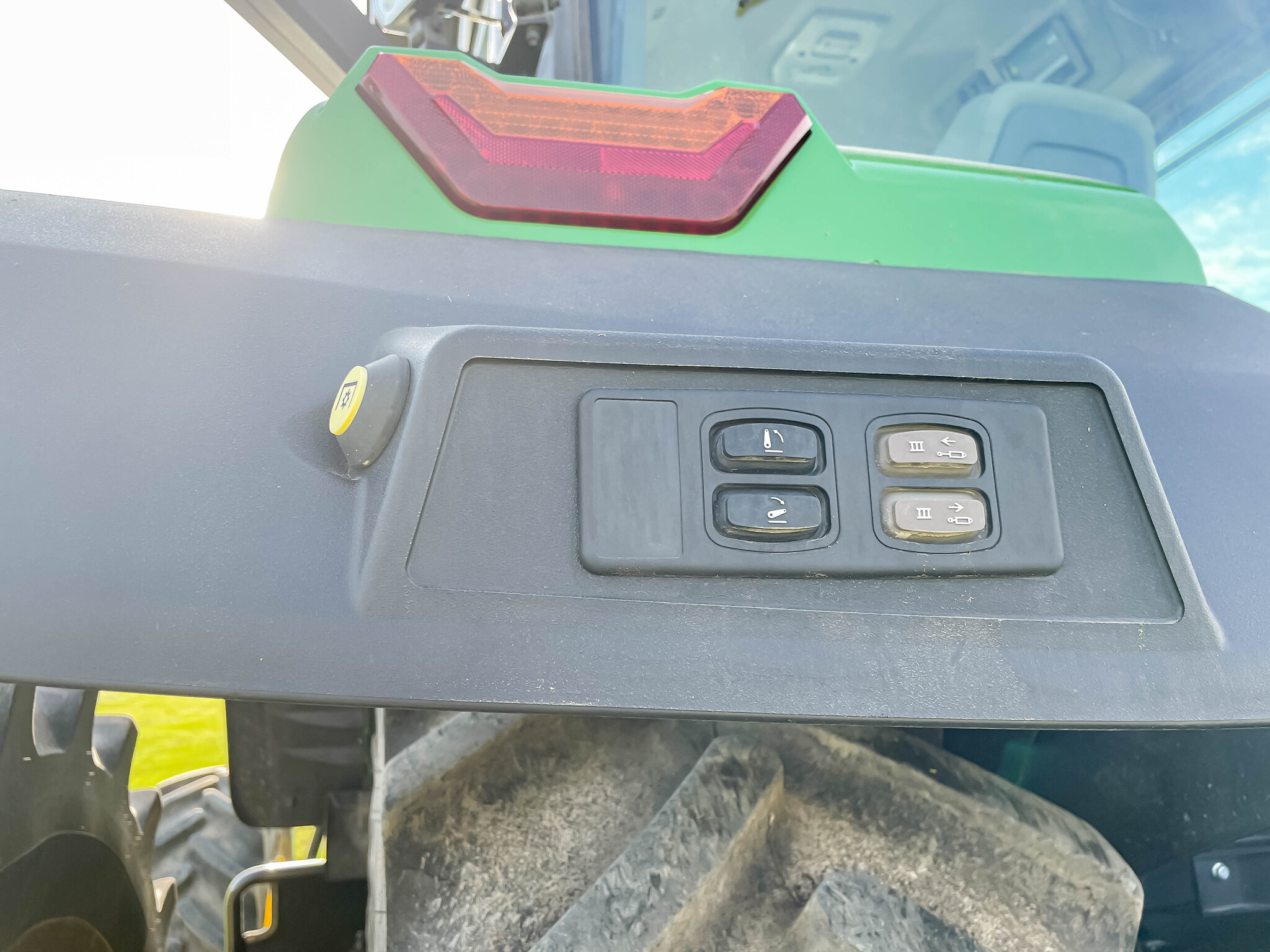  2023 John Deere 8R 370 at LandMark in Hastings, NE