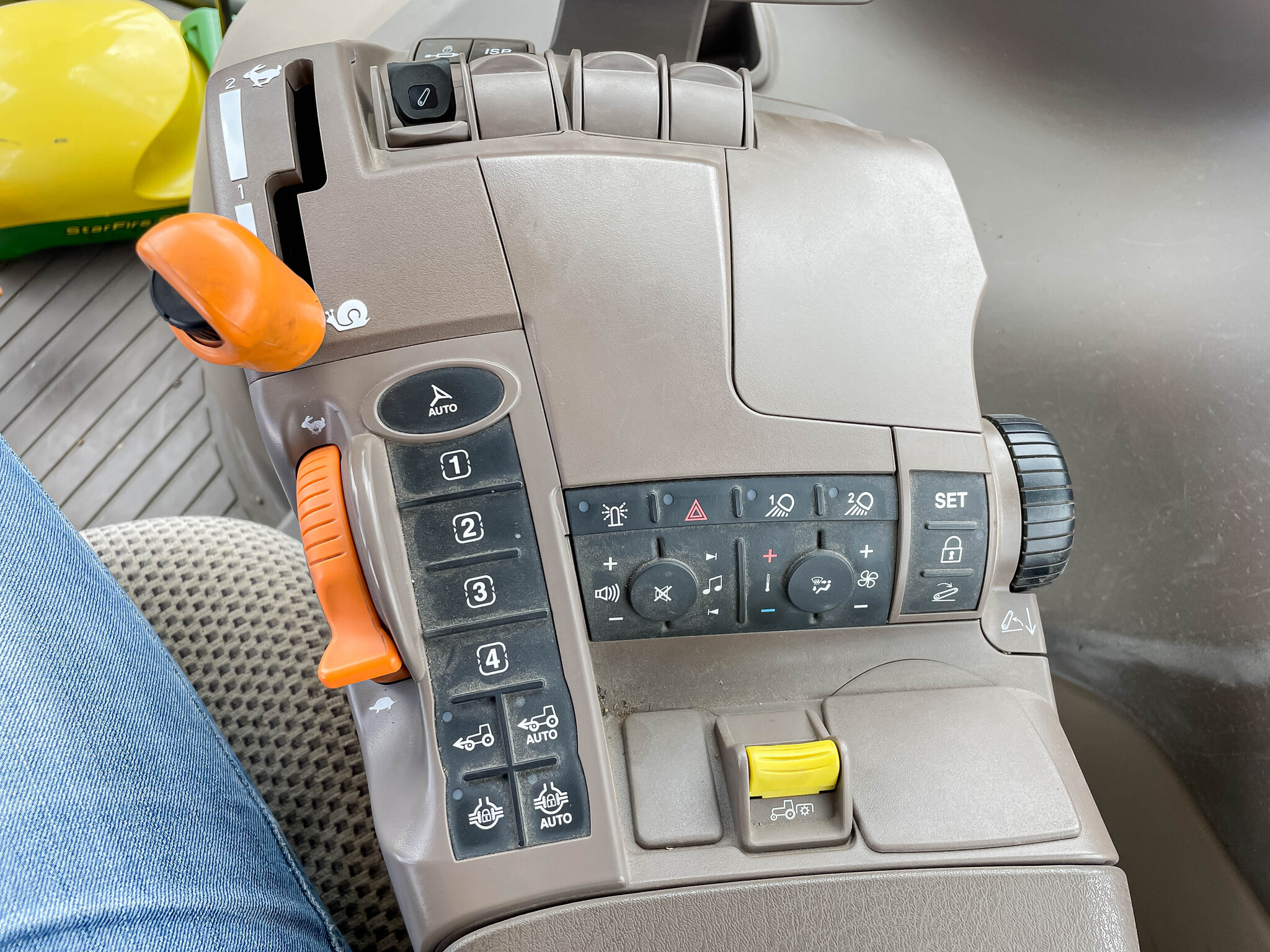  2018 John Deere 6130R at LandMark in Minden, NE