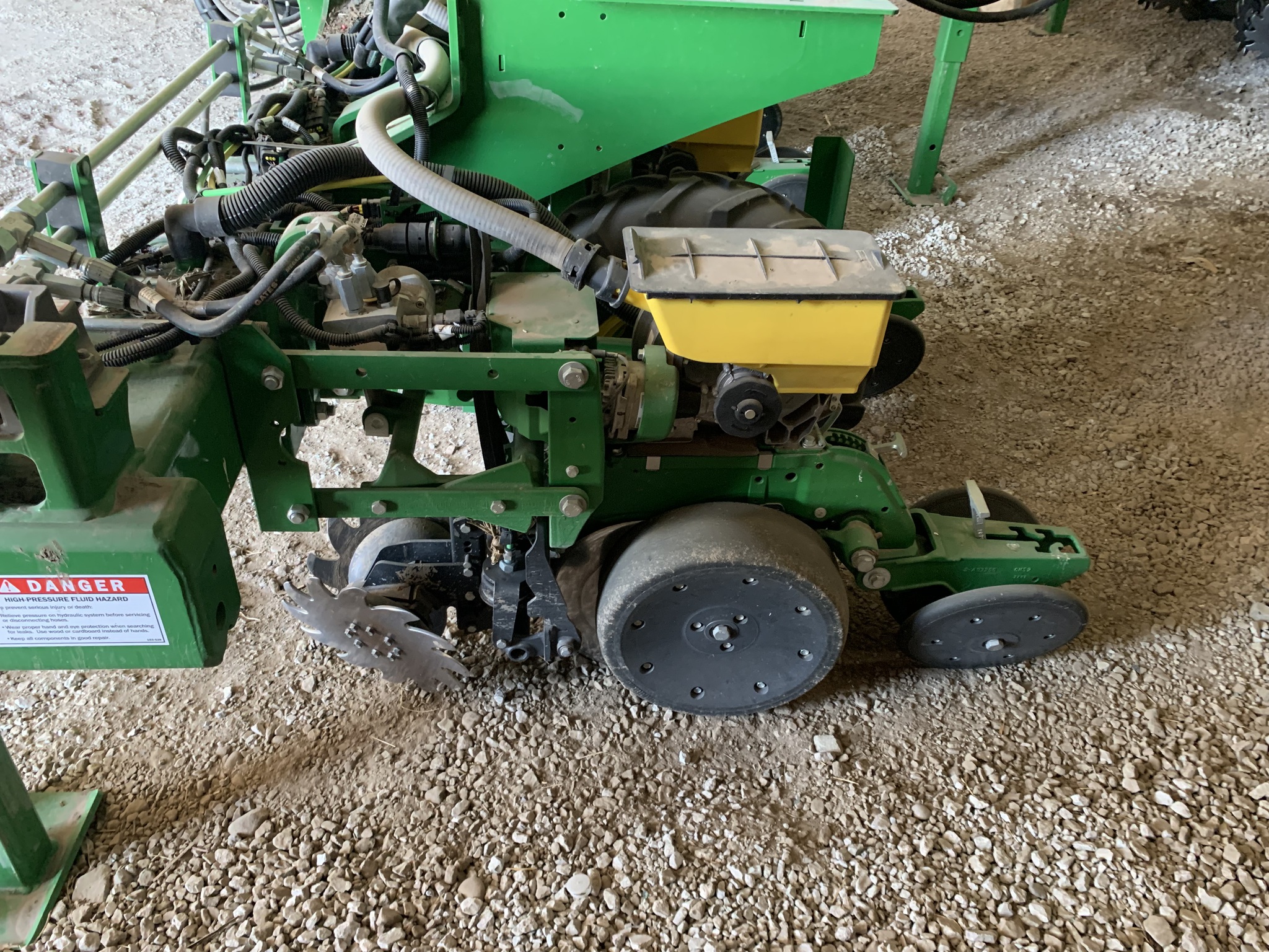  2023 John Deere 1725 CCS at LandMark in Holdrege, NE