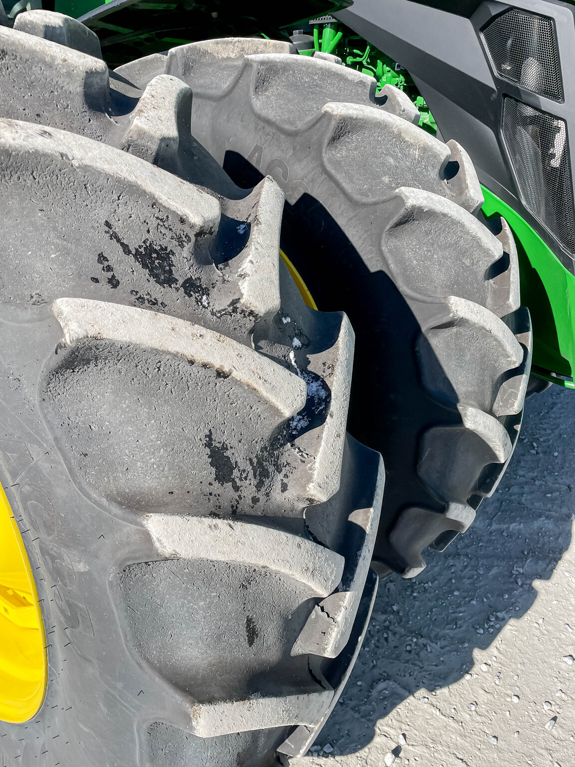  2023 John Deere 8R 370 at LandMark in Hebron, NE