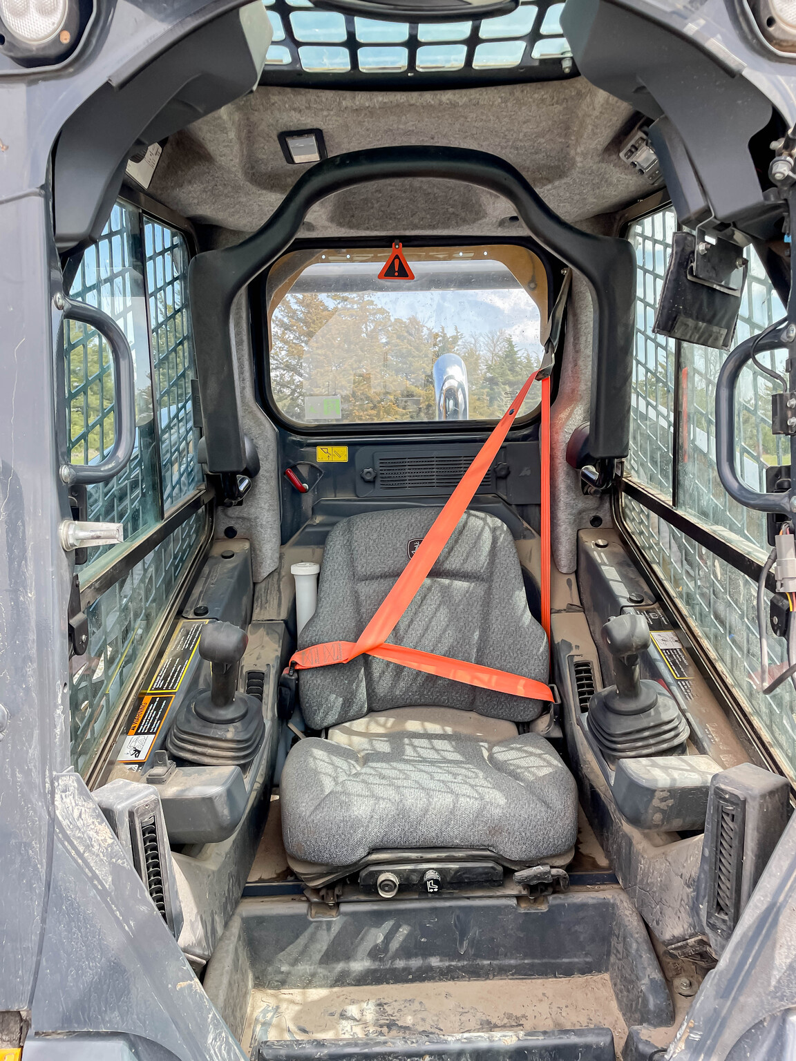  2022 John Deere 332G at LandMark in Superior, NE