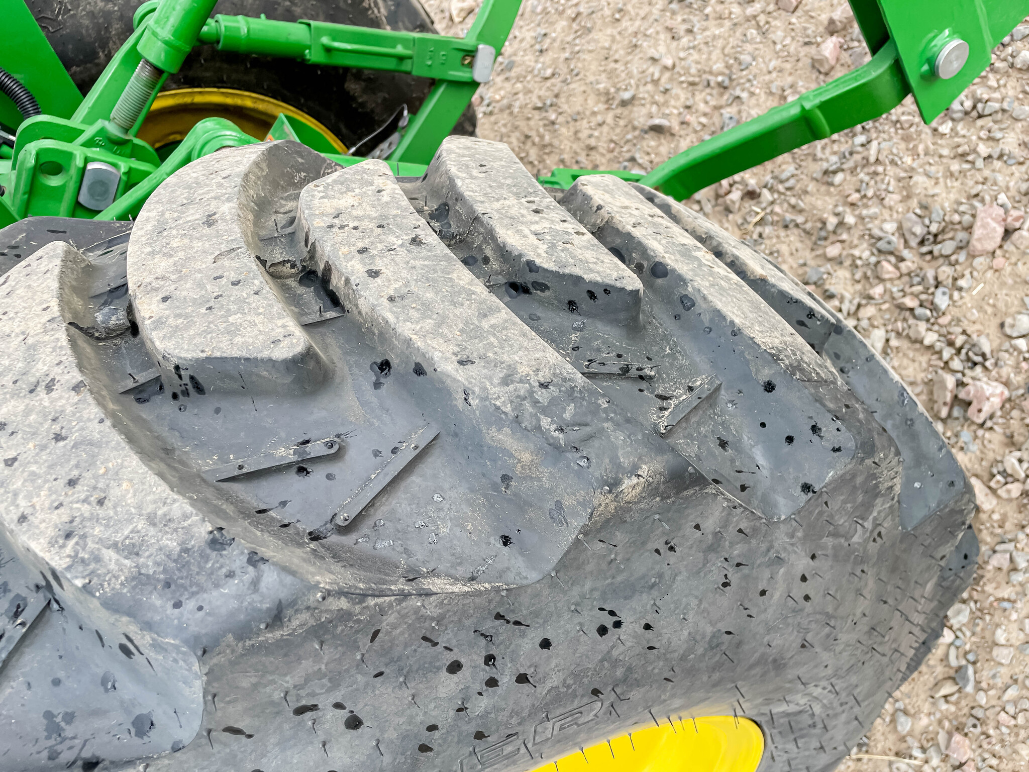  2022 John Deere 3033R at LandMark in Gothenburg, NE