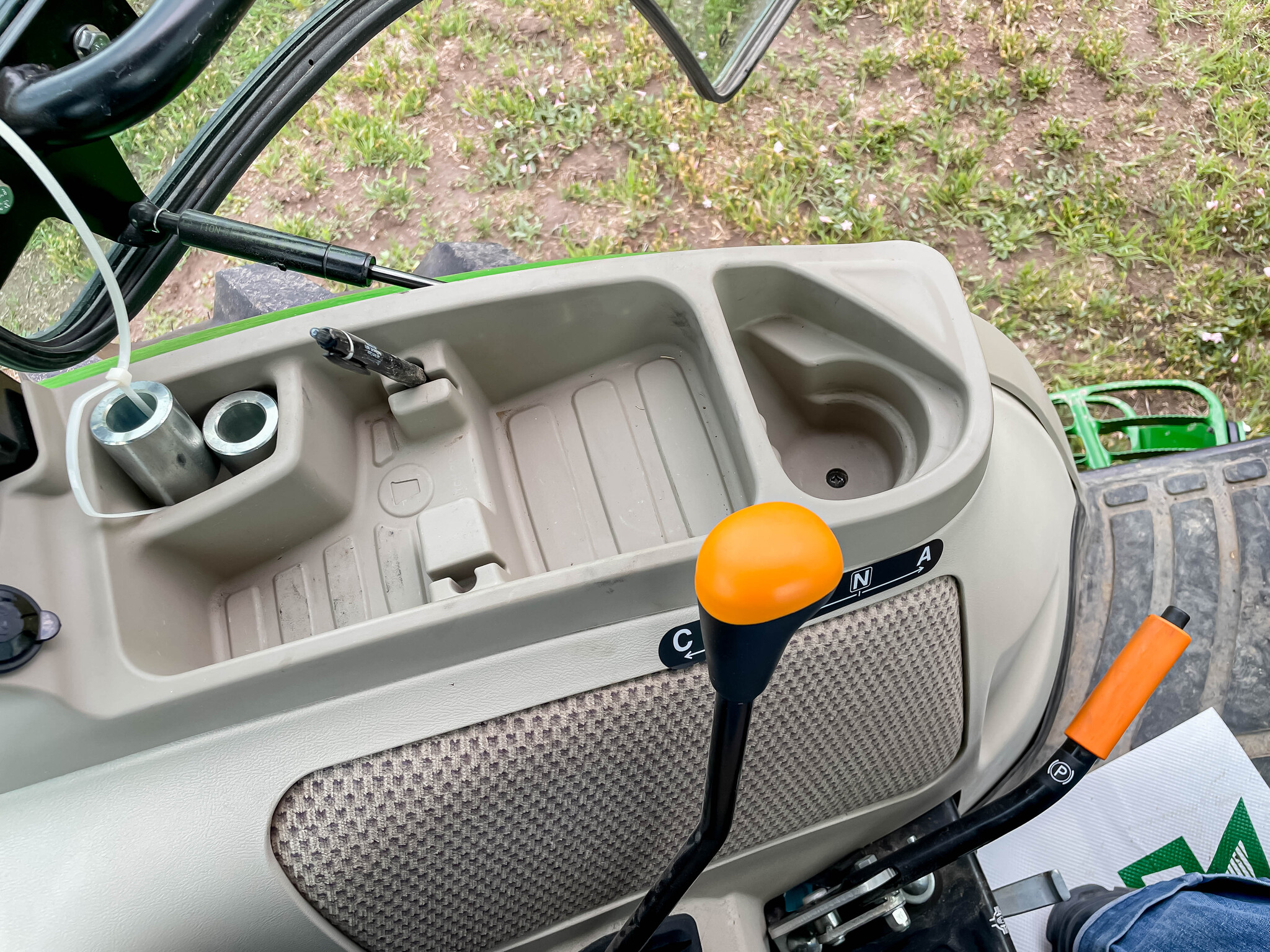  2022 John Deere 4052R at LandMark in Red Cloud, NE