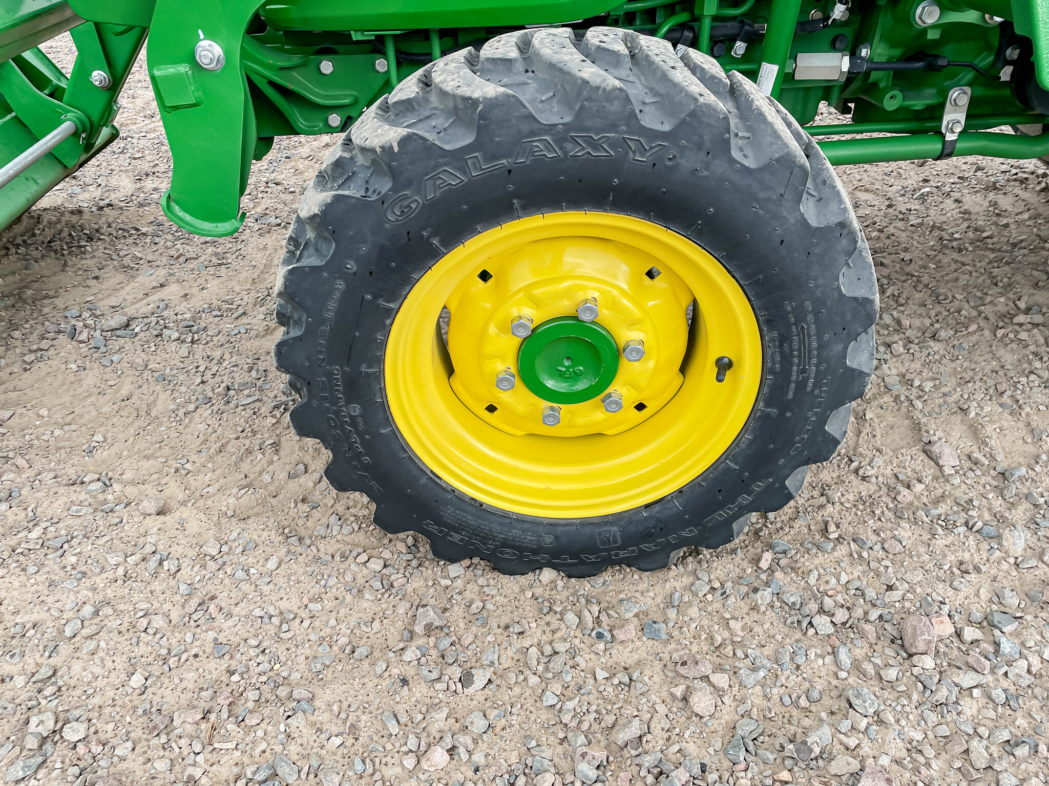  2022 John Deere 3033R at LandMark in Gothenburg, NE