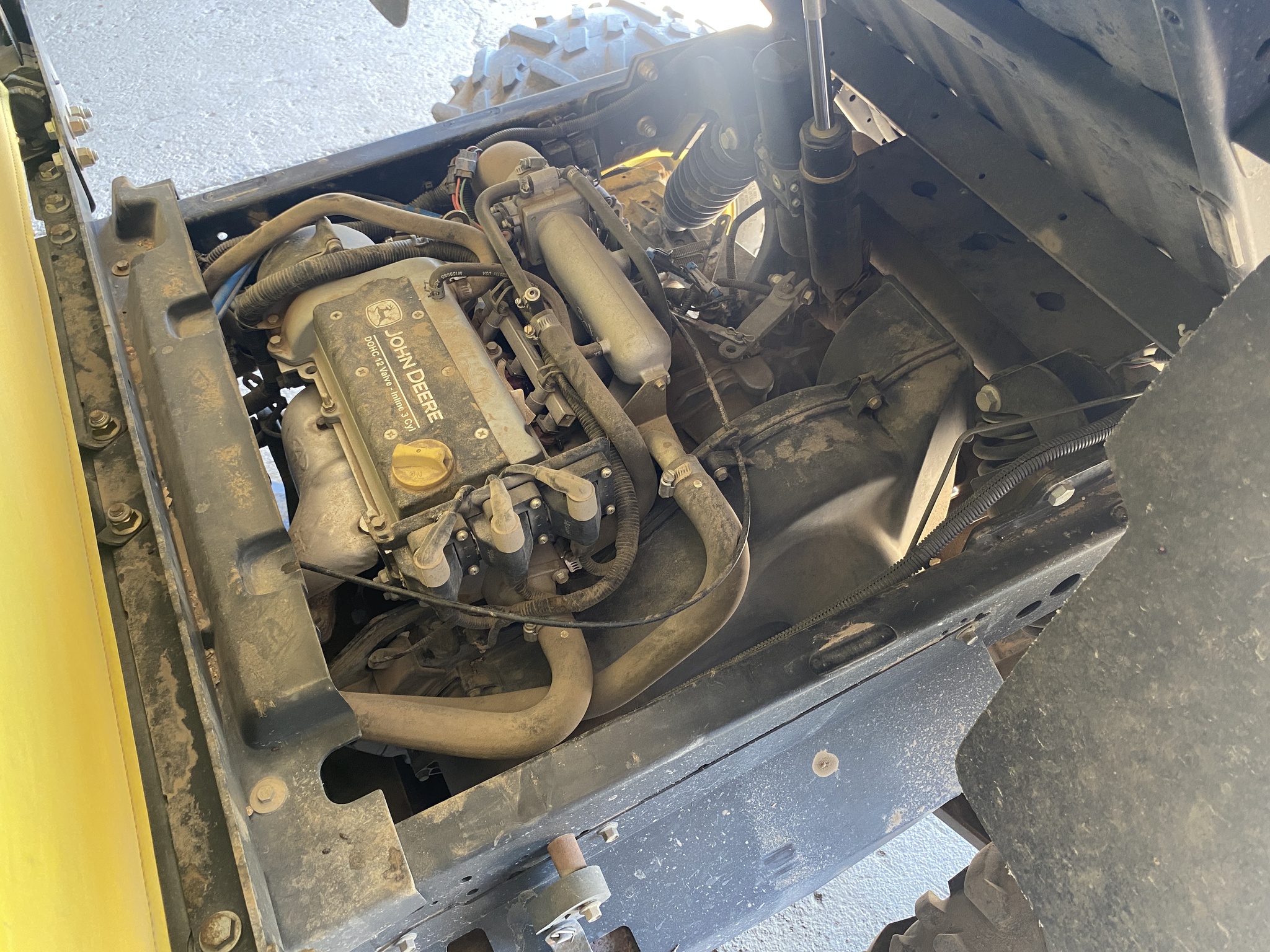  2011 John Deere XUV 825I GREEN at LandMark in Superior, NE