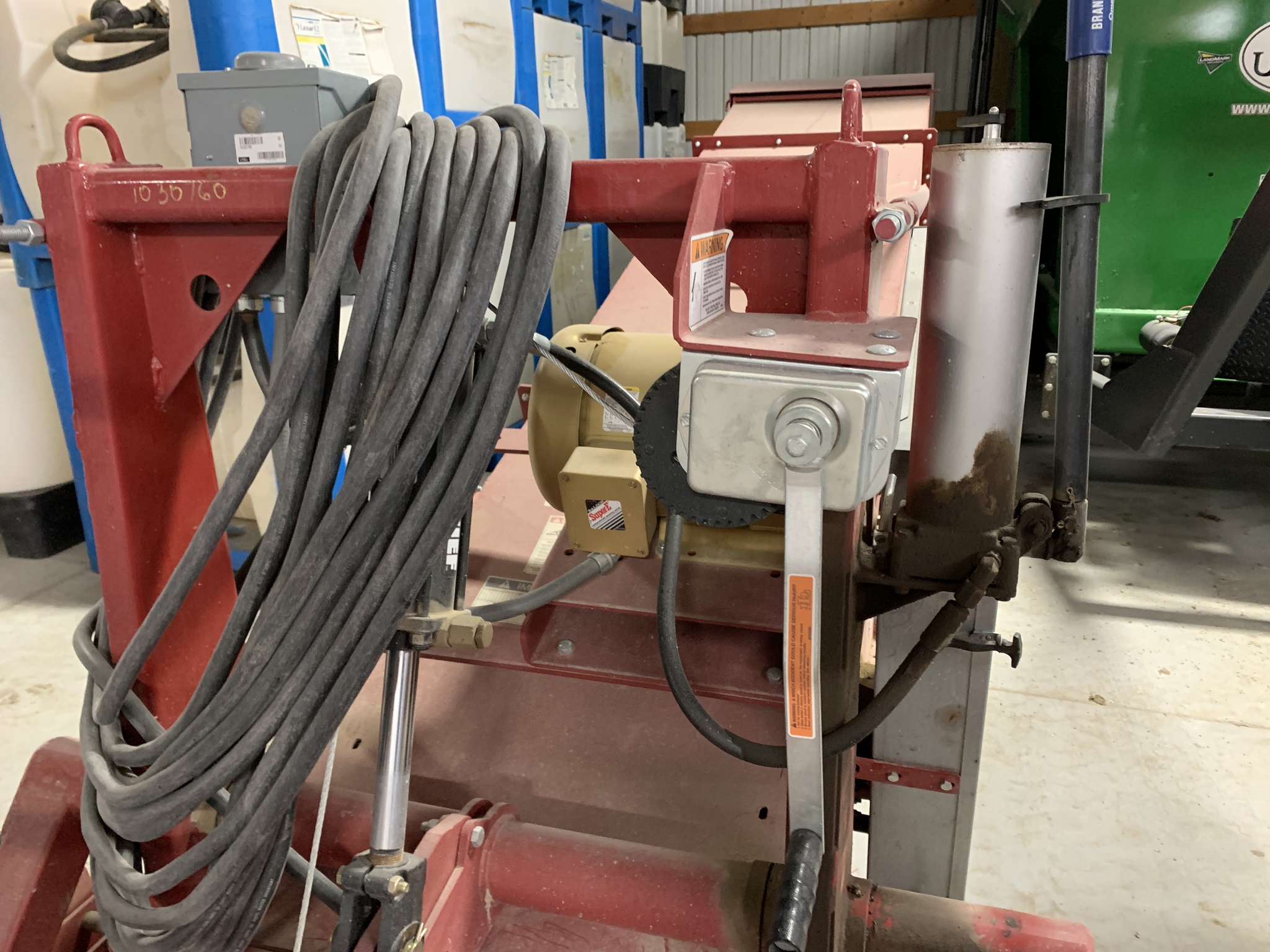   Hutchinson Mayrath Drive Over Belt Conveyor at LandMark in Hebron, NE