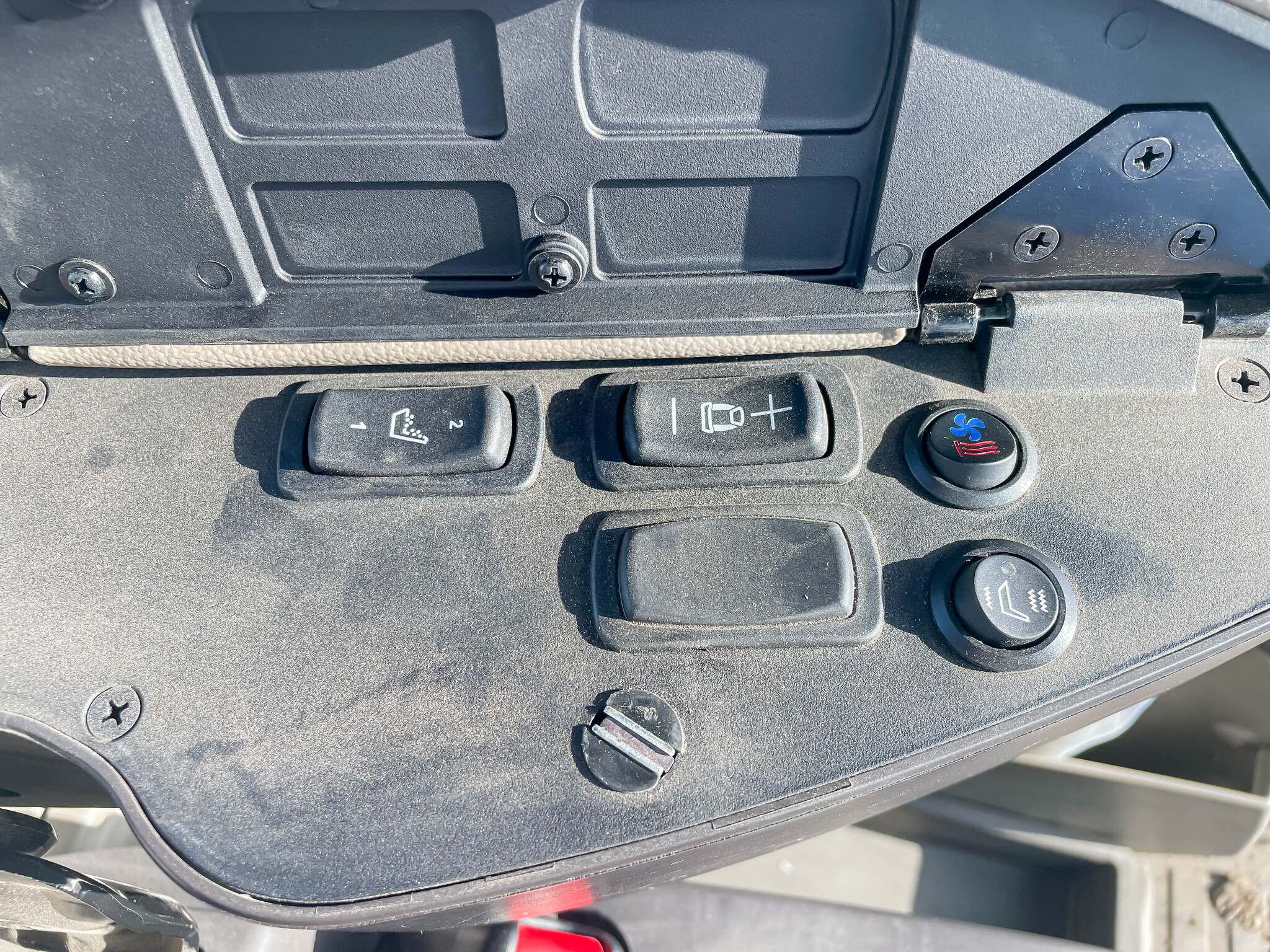  2023 John Deere 8R 370 at LandMark in Hastings, NE