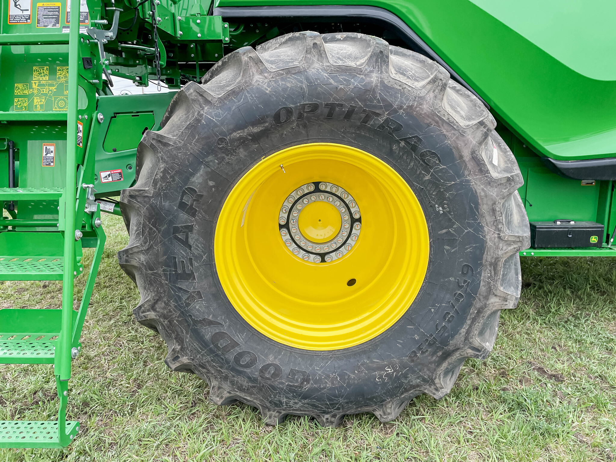  2023 John Deere X9 1100 at LandMark in Beatrice, NE