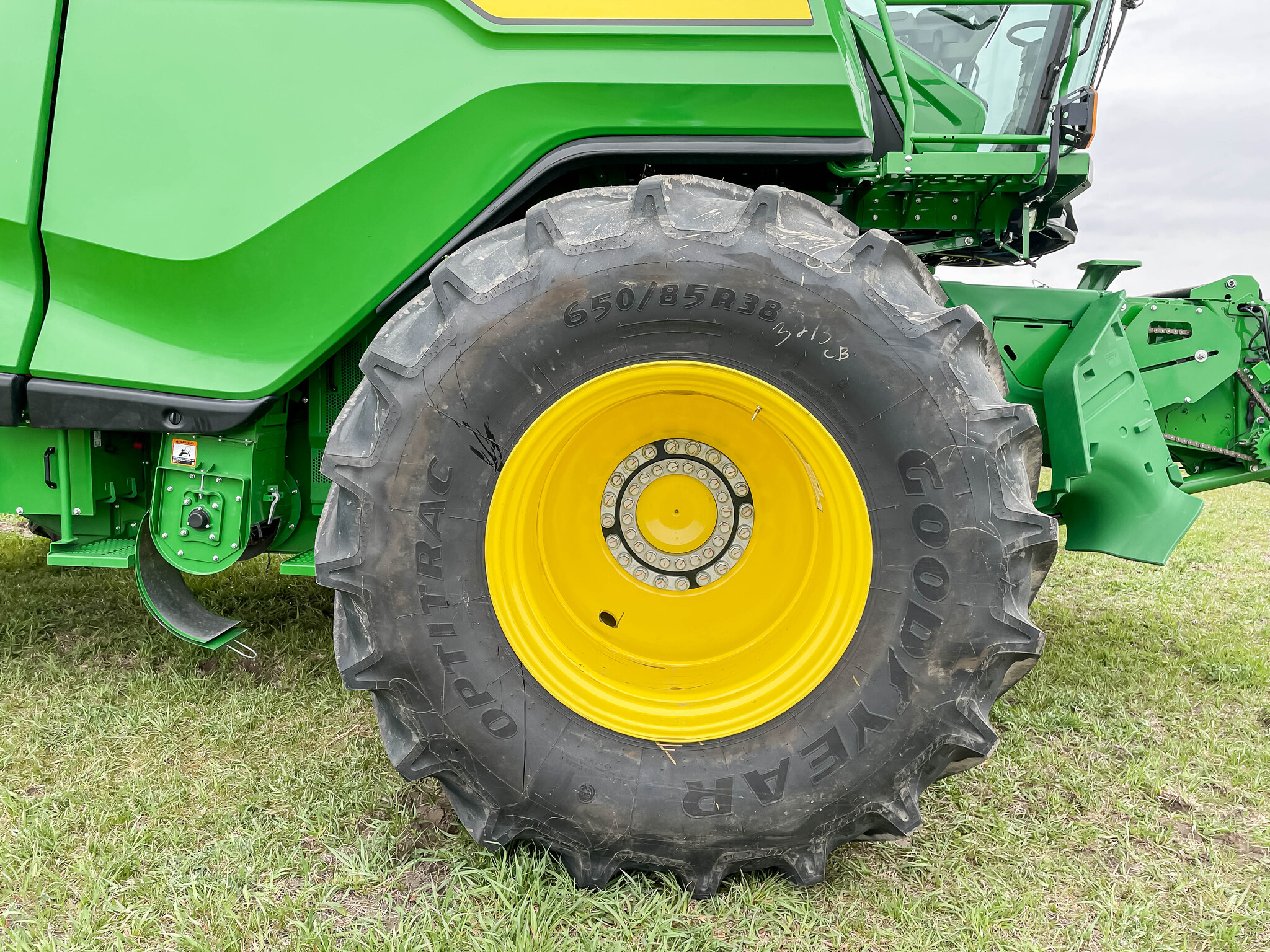  2023 John Deere X9 1100 at LandMark in Beatrice, NE