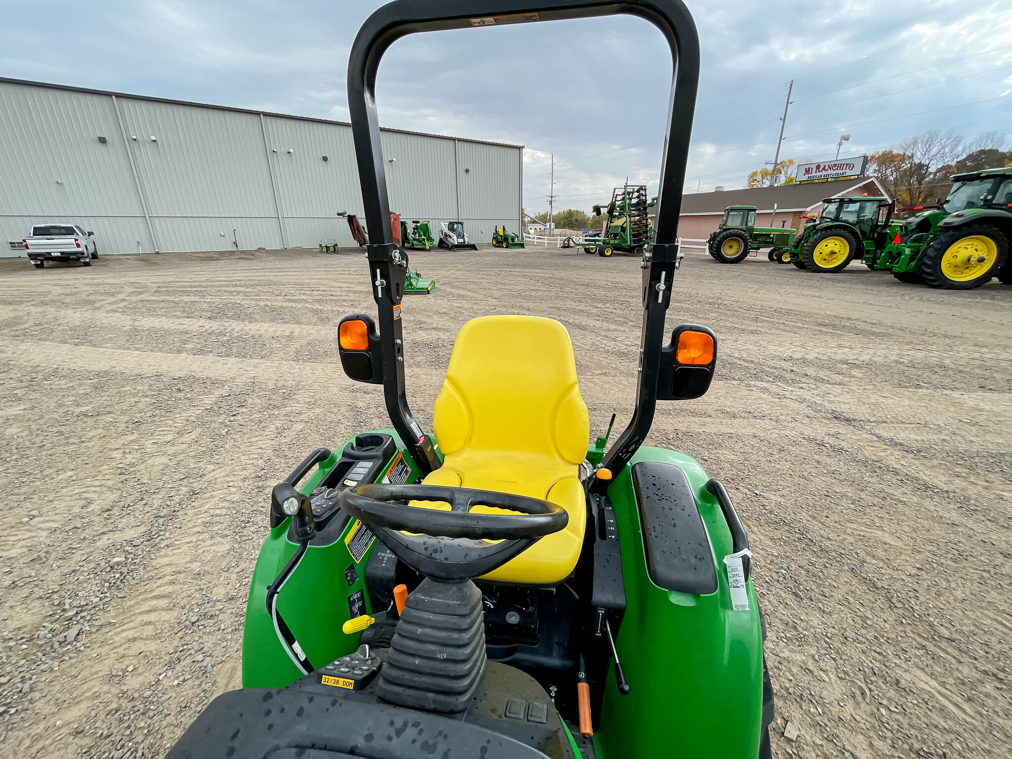  2022 John Deere 3033R at LandMark in Gothenburg, NE