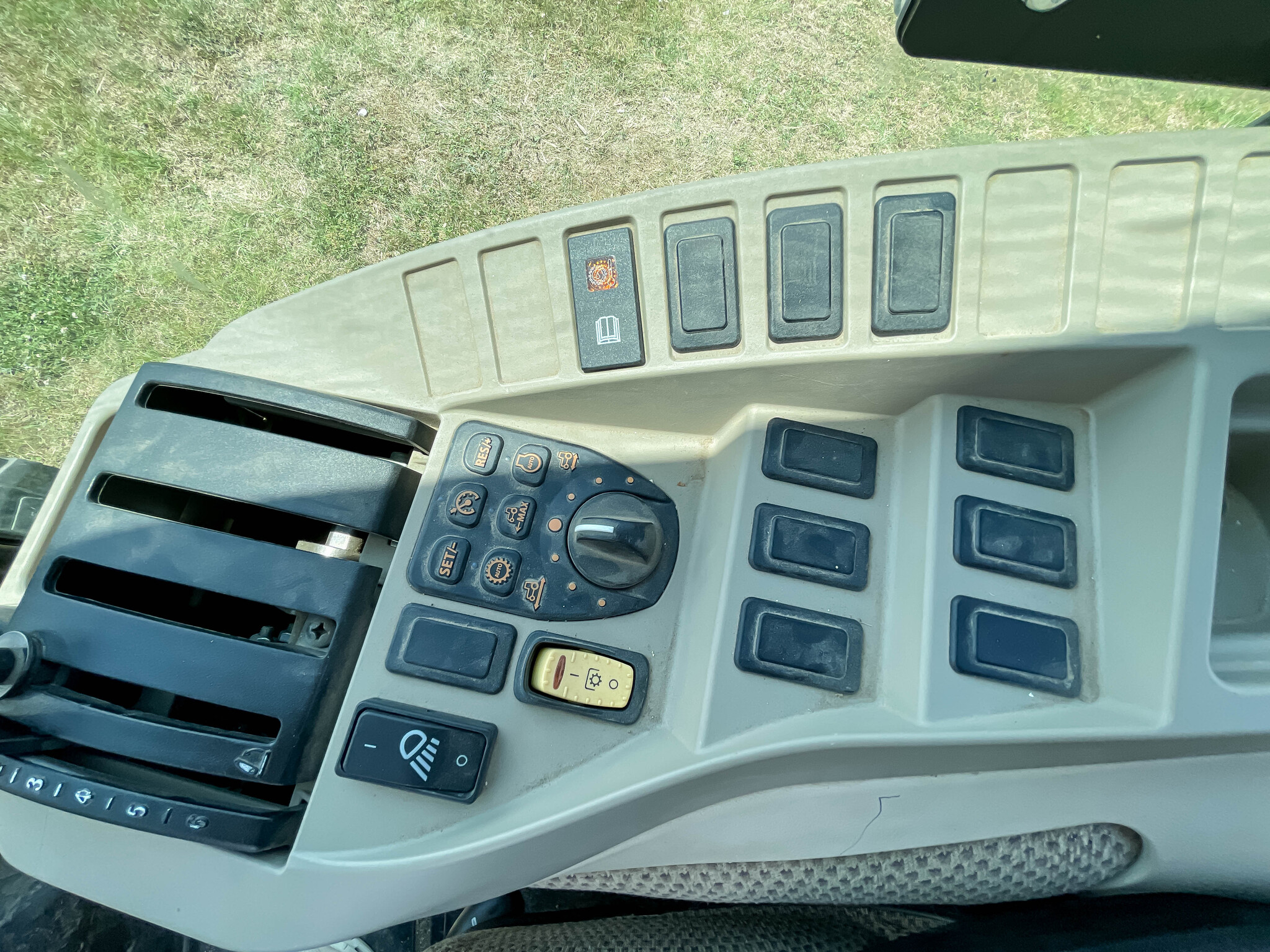  2022 John Deere 4052R at LandMark in Beatrice, NE