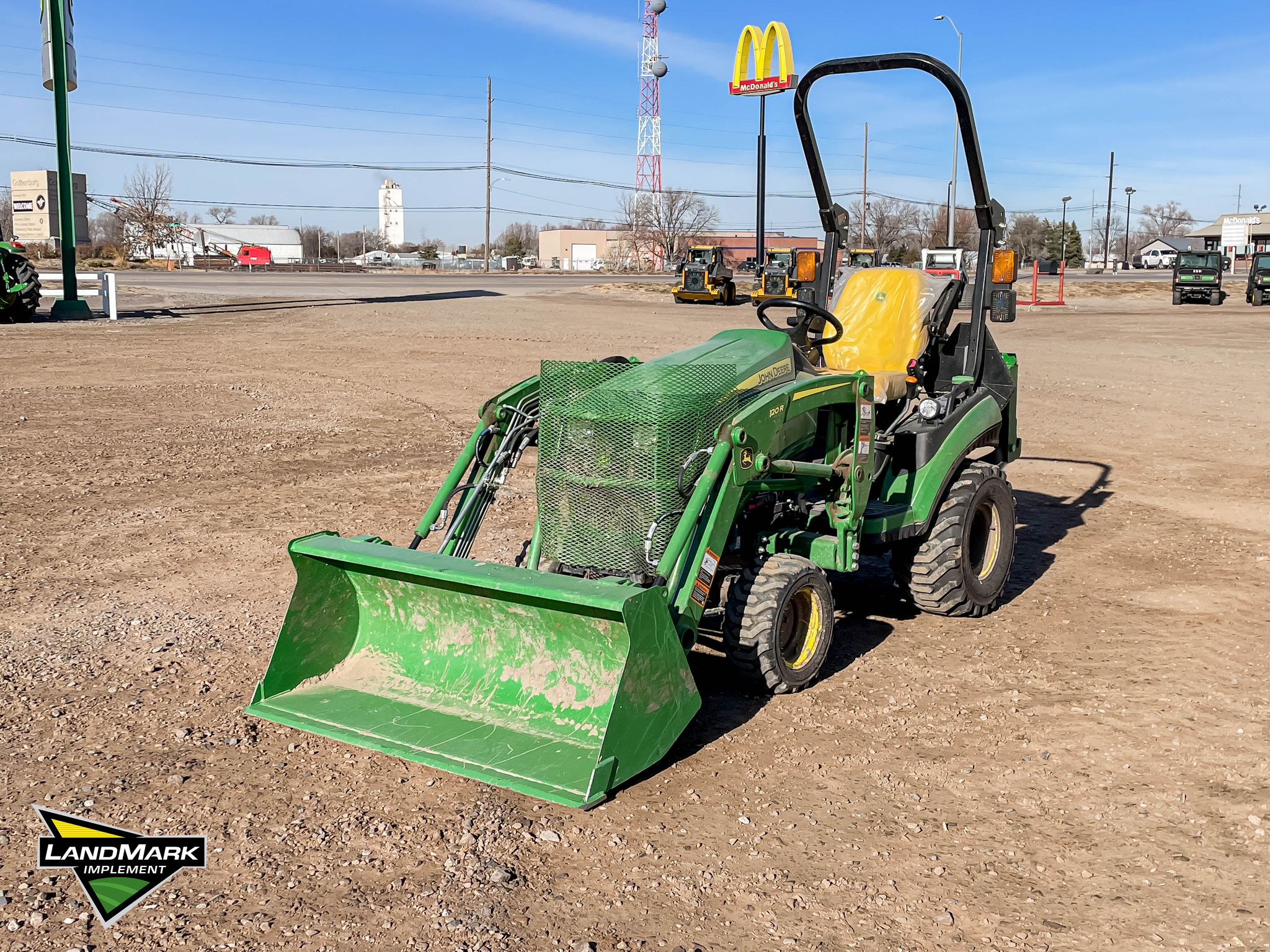  2022 John Deere 1025R at LandMark in Gothenburg, NE