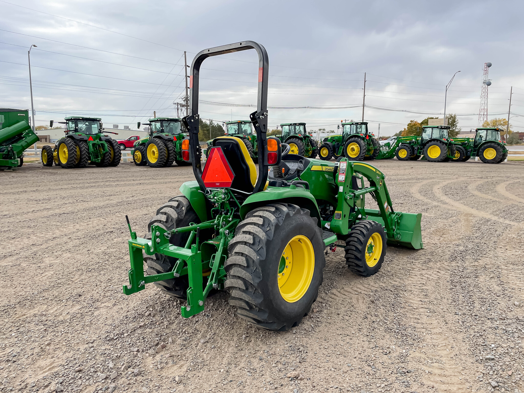  2022 John Deere 3033R at LandMark in Gothenburg, NE