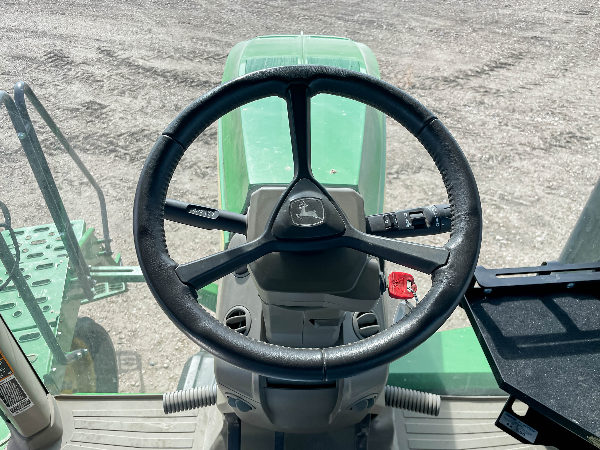  2022 John Deere 8RT 370 at LandMark in Minden, NE