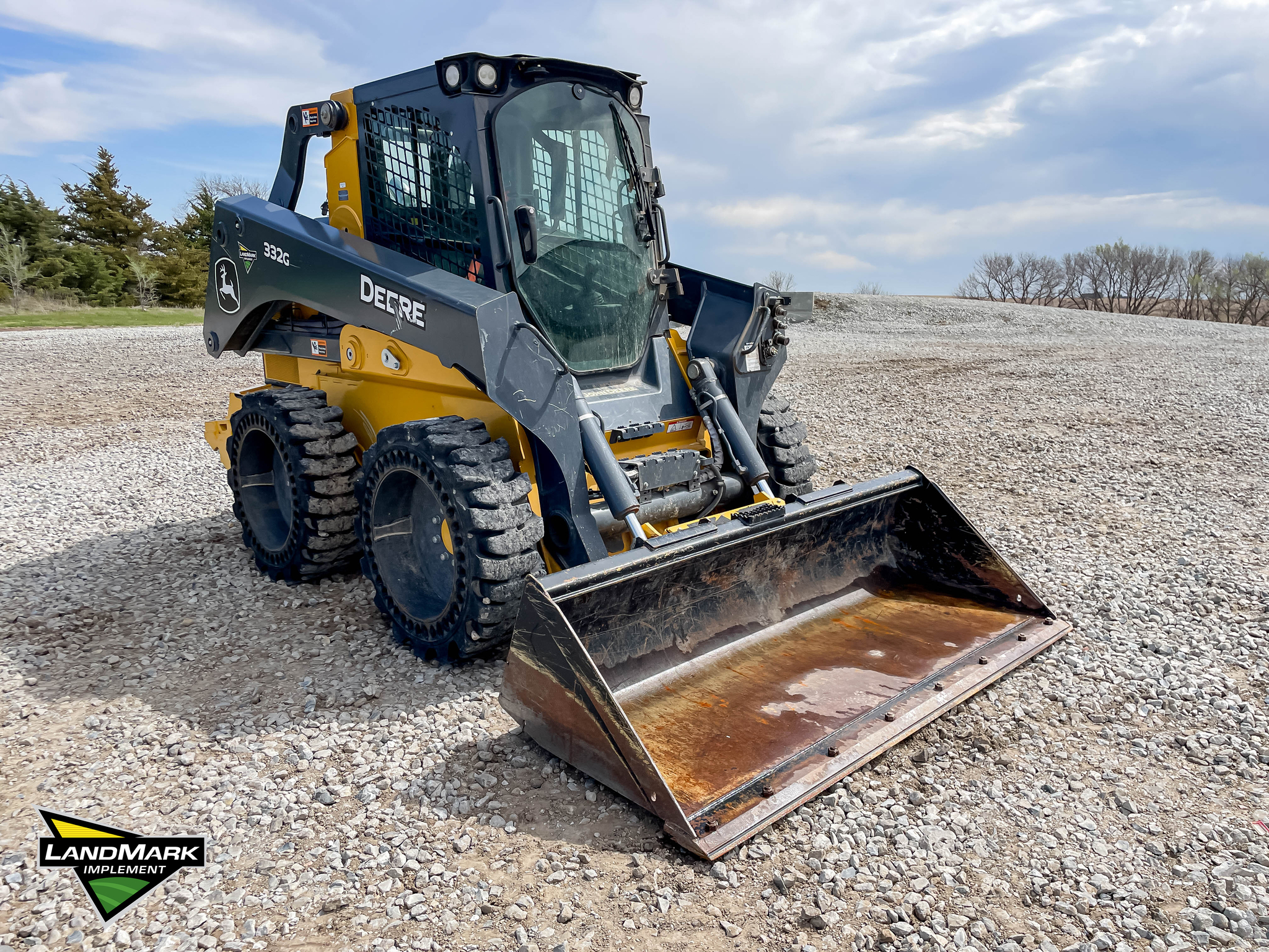  2022 John Deere 332G at LandMark in Superior, NE