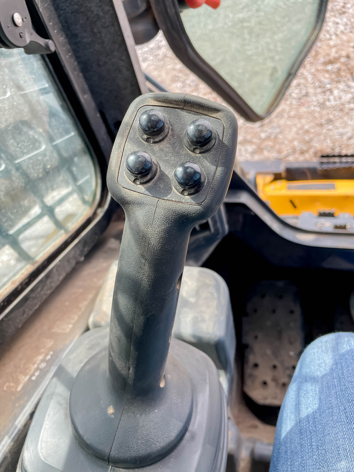  2022 John Deere 332G at LandMark in Superior, NE