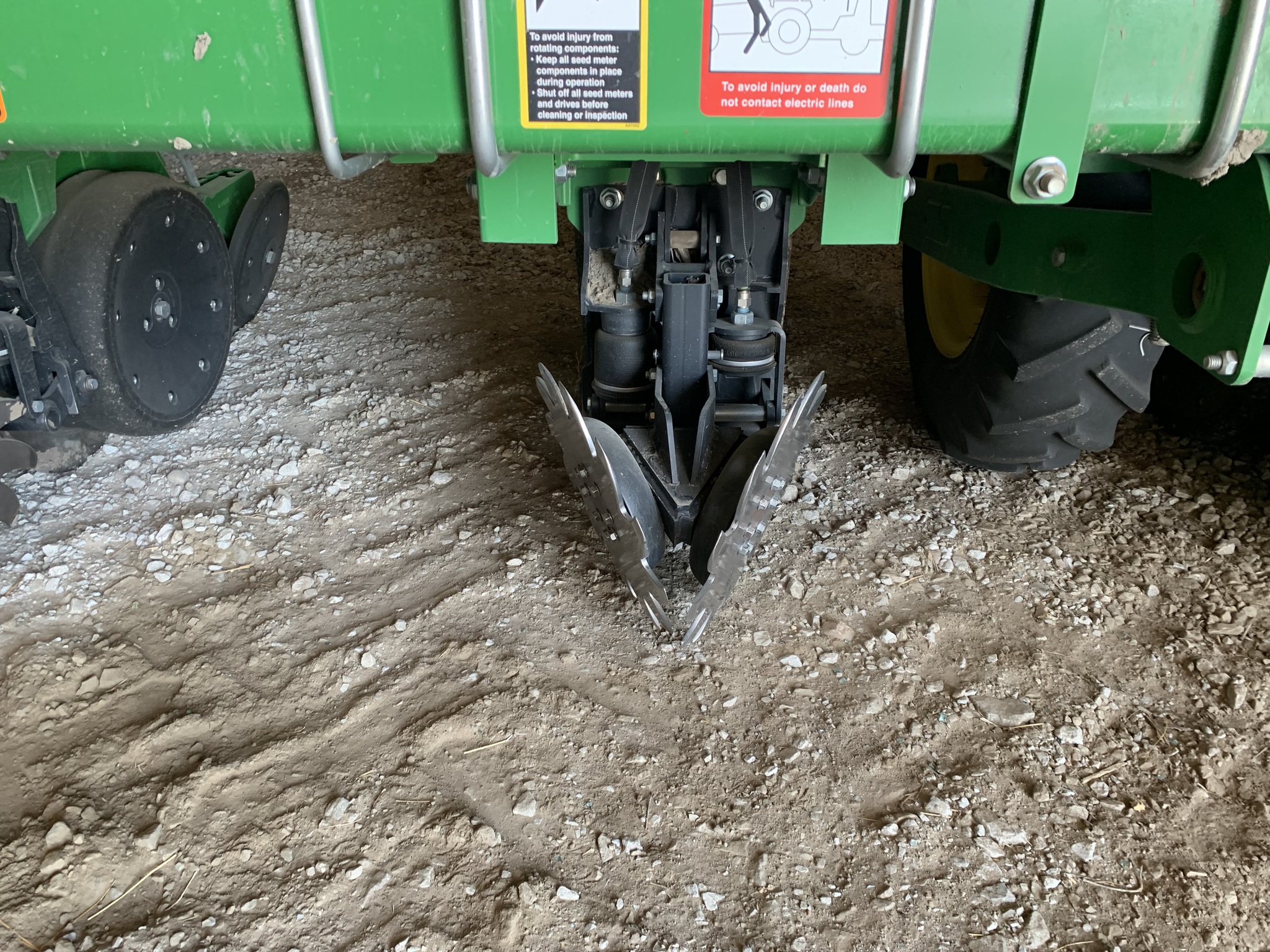  2023 John Deere 1725 CCS at LandMark in Holdrege, NE